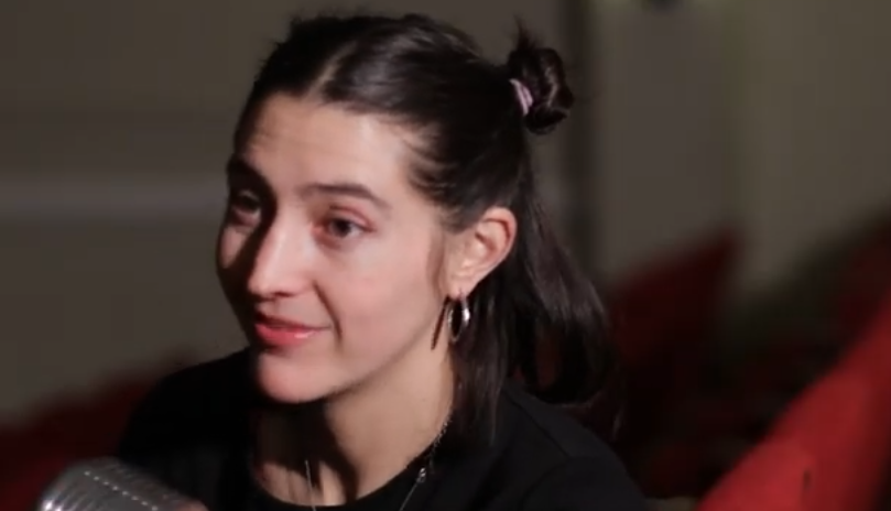 Belén Rojas celebra la participación de "Chola y Gitano" en la obra Aventura Submarina
